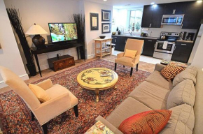 Walk to the Capitol! 2 BR 2 BATH Great APT!!